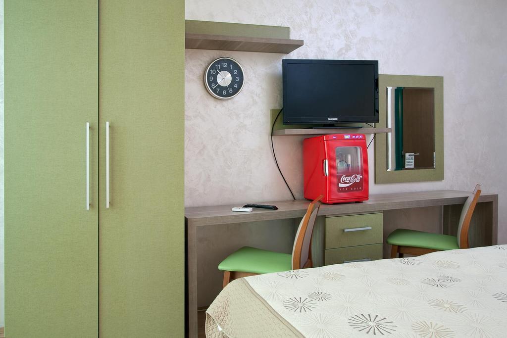 Hotel Center Gili 4*